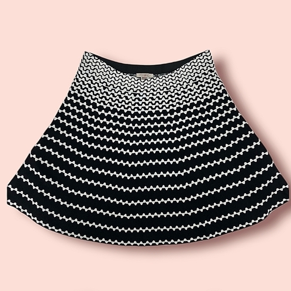 Roz & Ali Large Black White Knit Circle Skirt w/ Geometric Striped Pattern - Picture 1 of 9